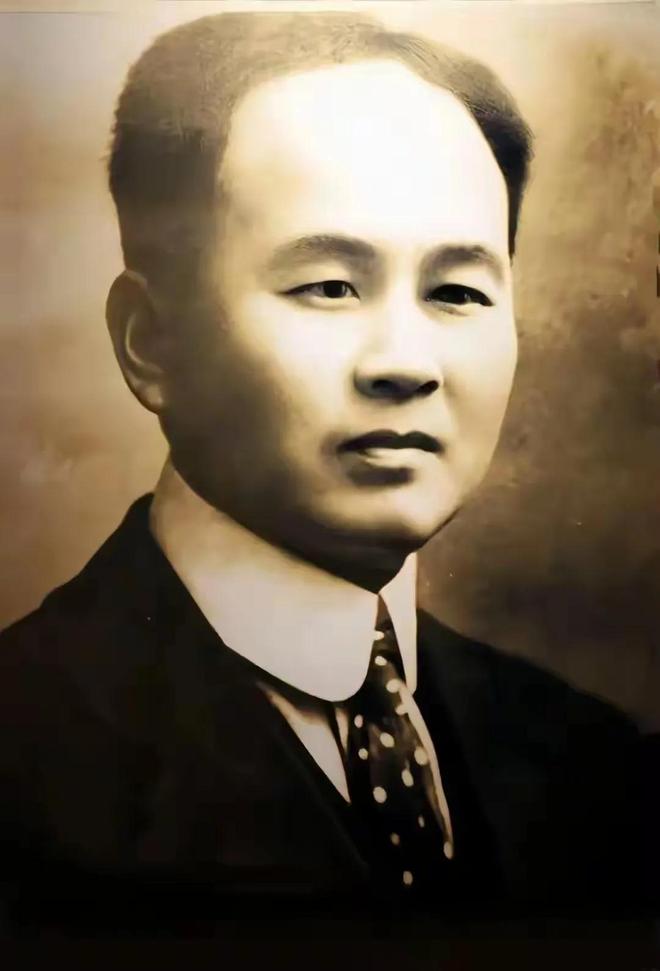 照他的儿子孙子曾孙穿越百年坐在他座位开元棋牌app这是毛主席最早3张学生