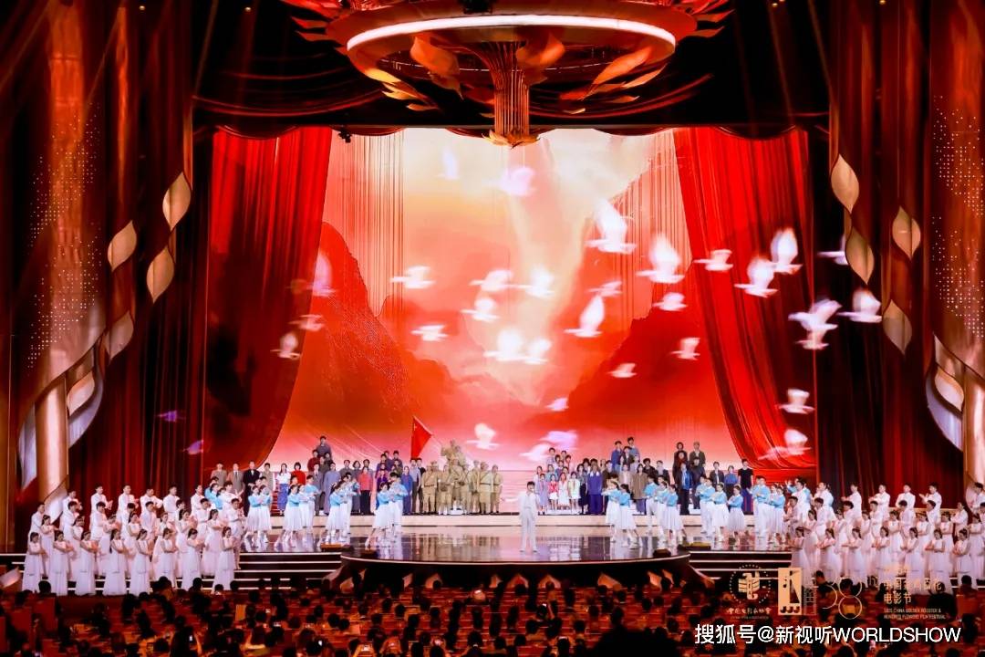 后制作:顶尖团队雕琢金鸡啼晓!开元棋牌第38届「金鸡奖」幕(图14) 后制作:顶尖团队雕琢金鸡啼晓!开元棋牌第38届「金鸡奖」幕(图14)