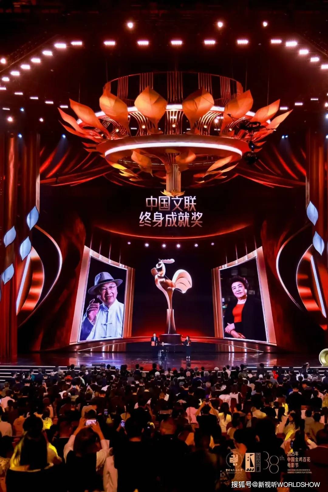 后制作:顶尖团队雕琢金鸡啼晓!开元棋牌第38届「金鸡奖」幕(图22) 后制作:顶尖团队雕琢金鸡啼晓!开元棋牌第38届「金鸡奖」幕(图22)